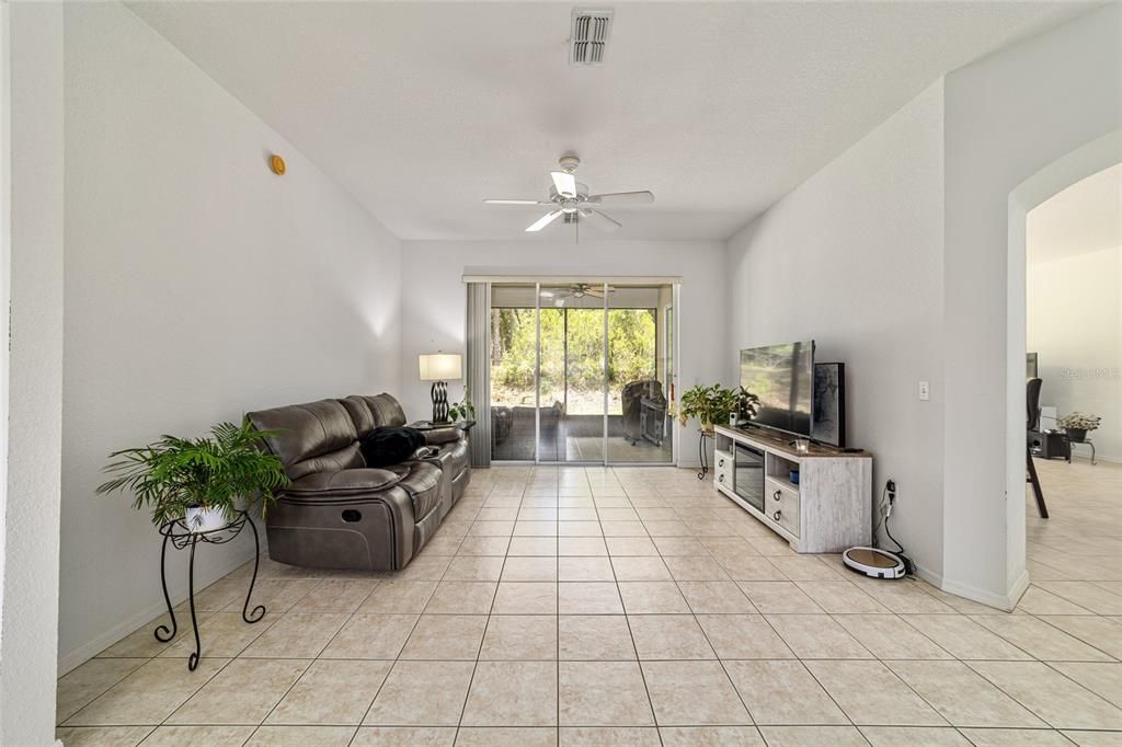 For Sale: $400,000 (3 beds, 2 baths, 2047 Square Feet)