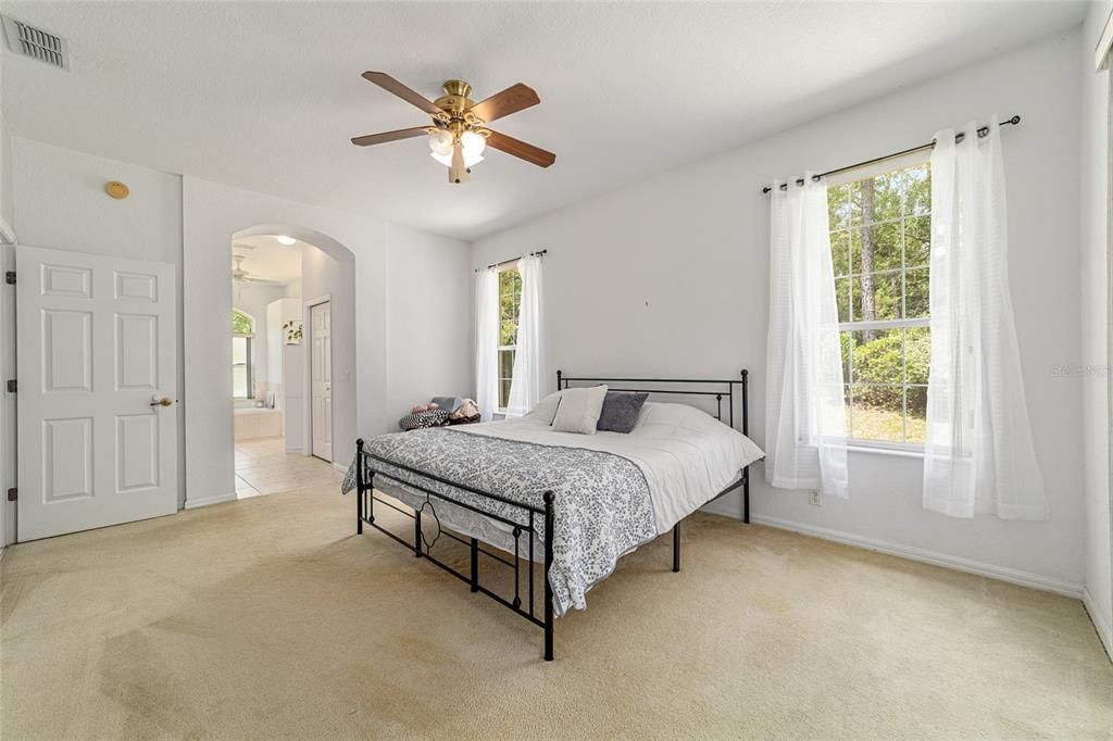 For Sale: $400,000 (3 beds, 2 baths, 2047 Square Feet)