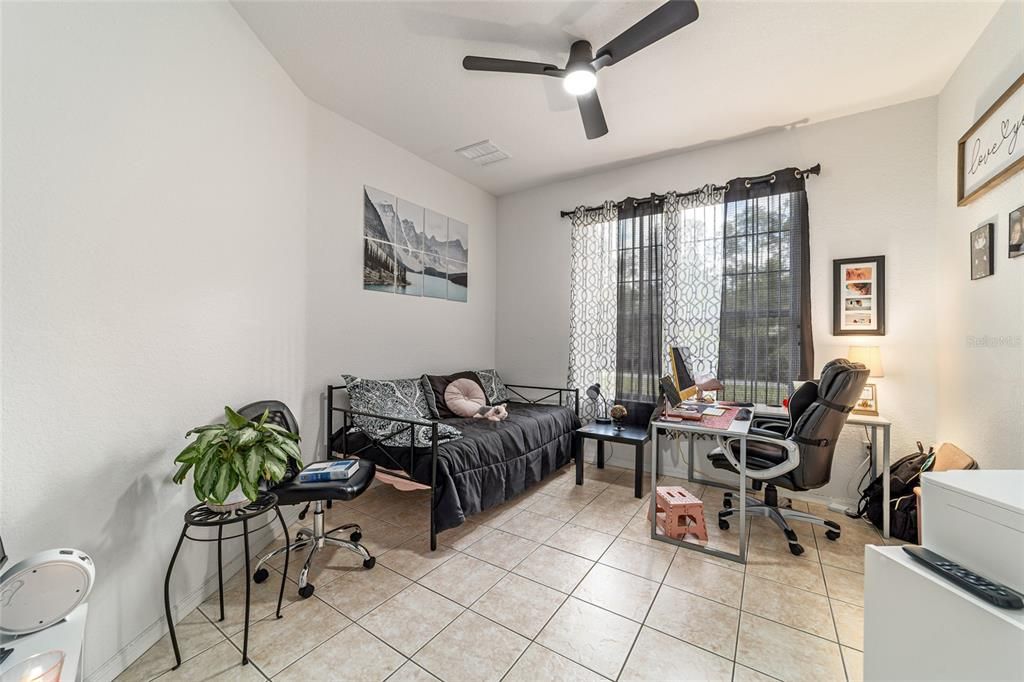 For Sale: $400,000 (3 beds, 2 baths, 2047 Square Feet)