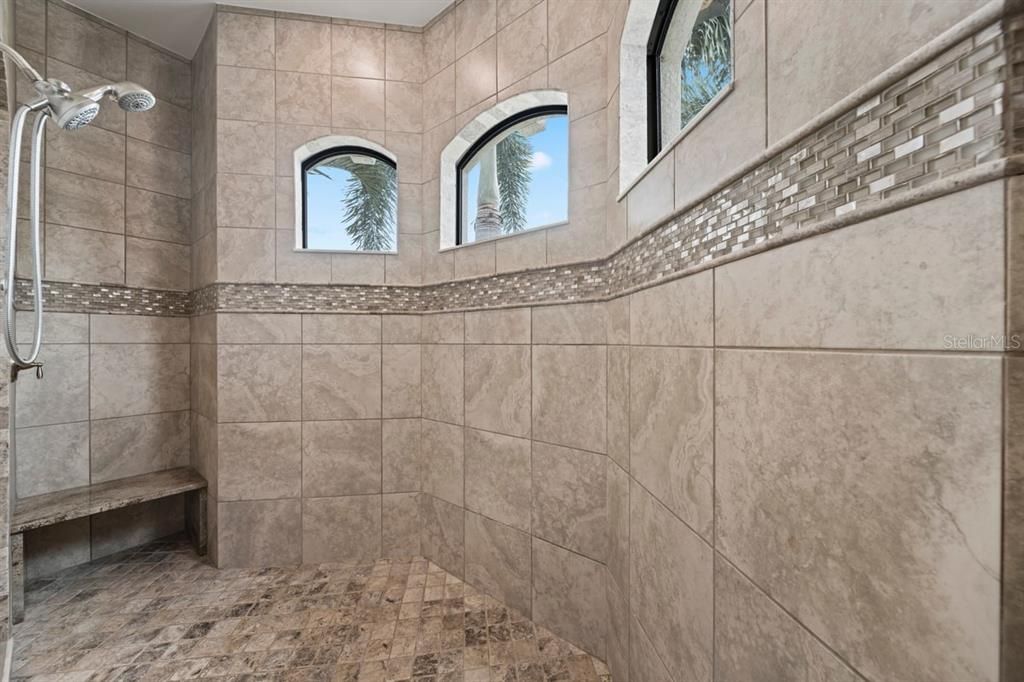 En Venta: $1,285,000 (3 camas, 3 baños, 2531 Pies cuadrados)