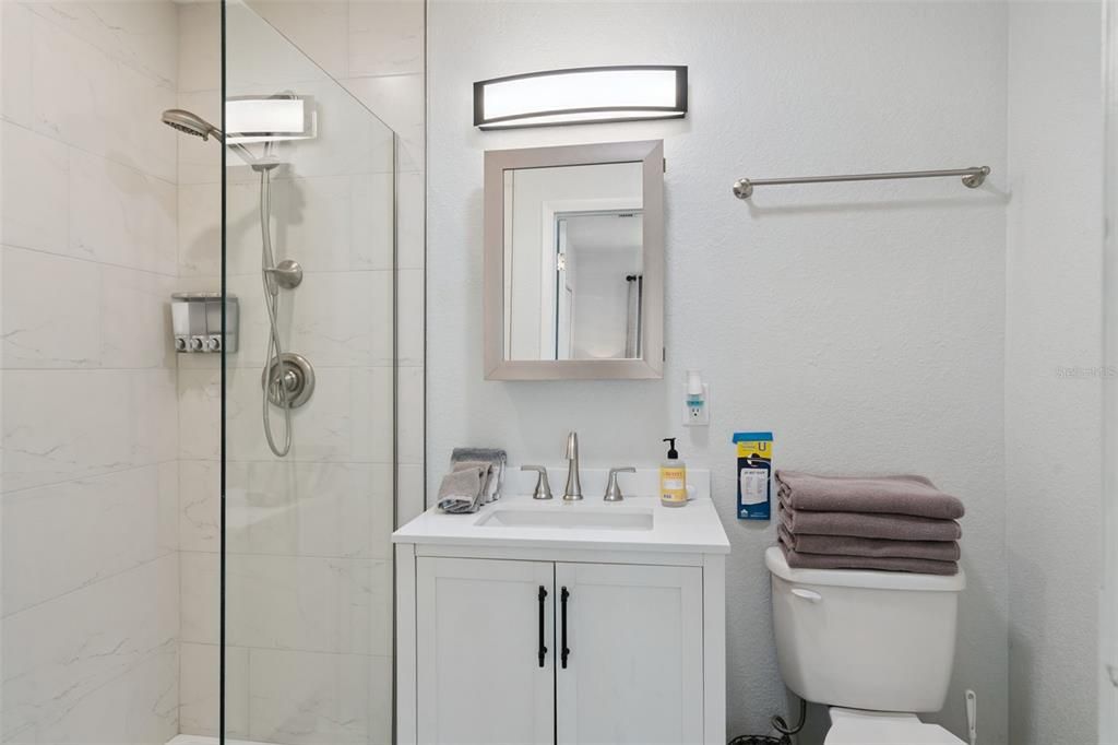 En Venta: $450,000 (3 camas, 2 baños, 1120 Pies cuadrados)
