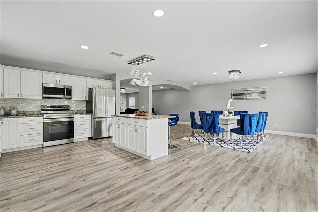 En Venta: $485,000 (4 camas, 2 baños, 2496 Pies cuadrados)