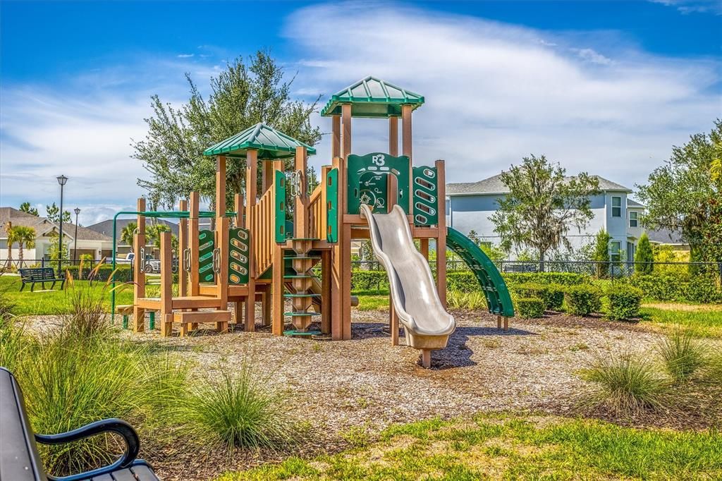 На продажу: $415,000 (3 спален, 2 ванн, 2024 Квадратных фут)
