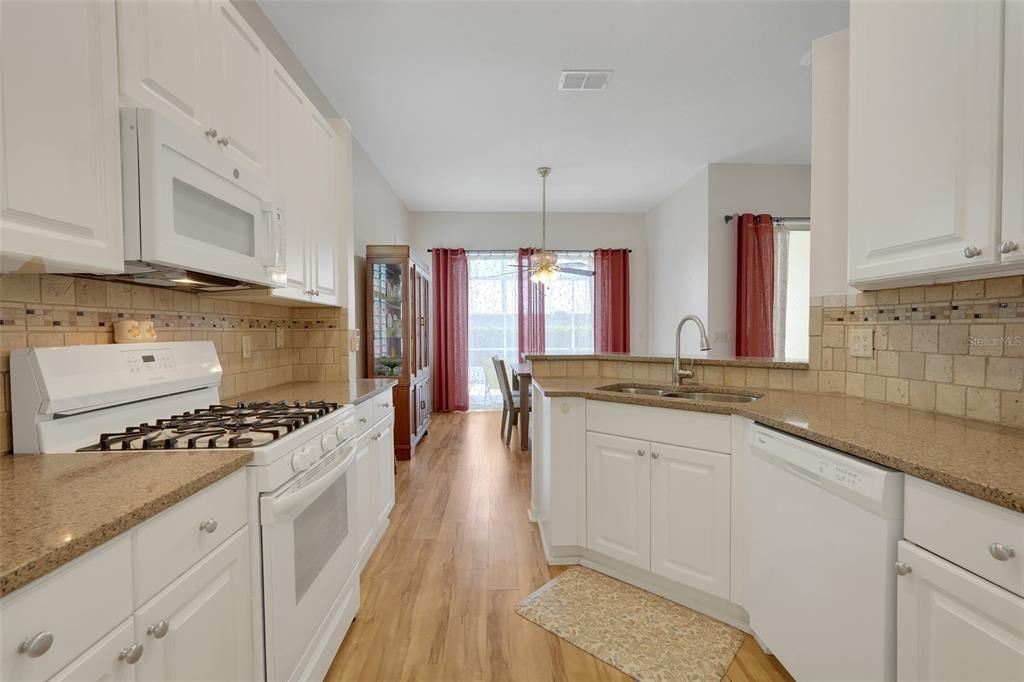 For Sale: $360,000 (2 beds, 2 baths, 1718 Square Feet)