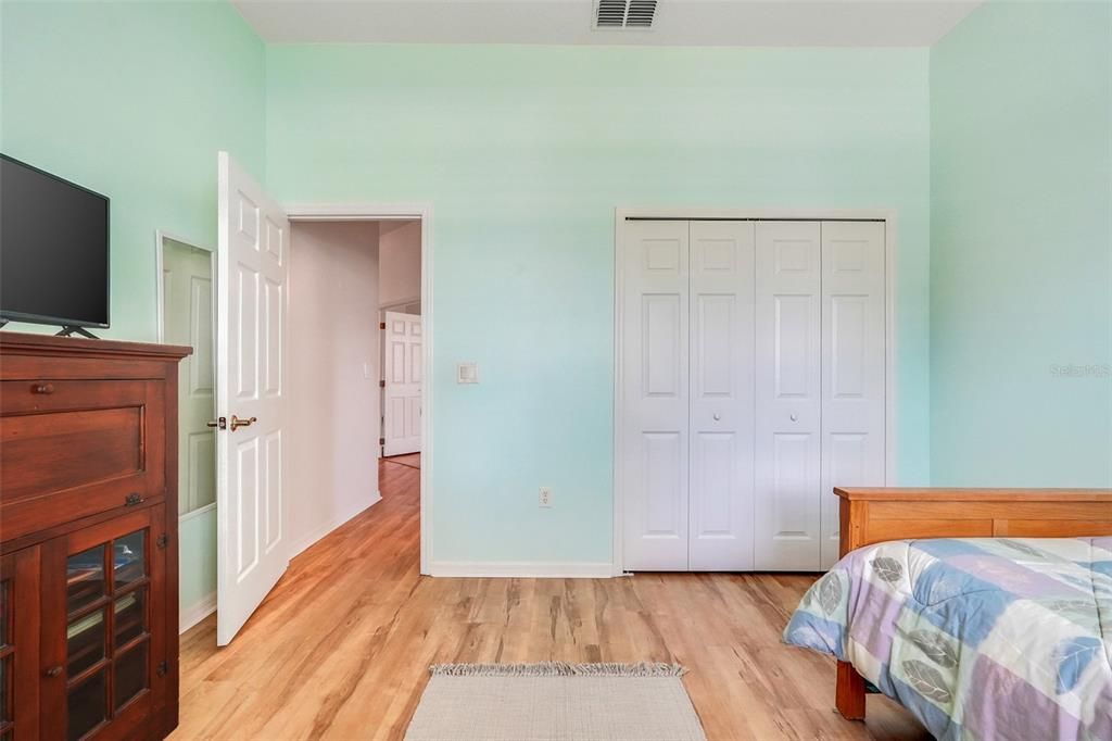 For Sale: $360,000 (2 beds, 2 baths, 1718 Square Feet)