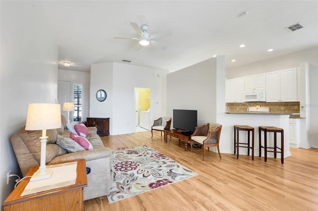 For Sale: $360,000 (2 beds, 2 baths, 1718 Square Feet)