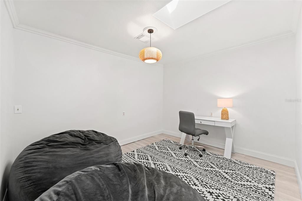 待售: $995,000 (6 贝兹, 3 浴室, 2706 平方英尺)
