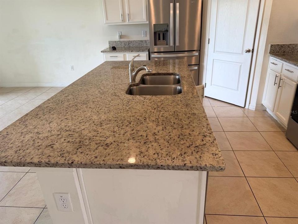 For Sale: $355,000 (4 beds, 2 baths, 1867 Square Feet)