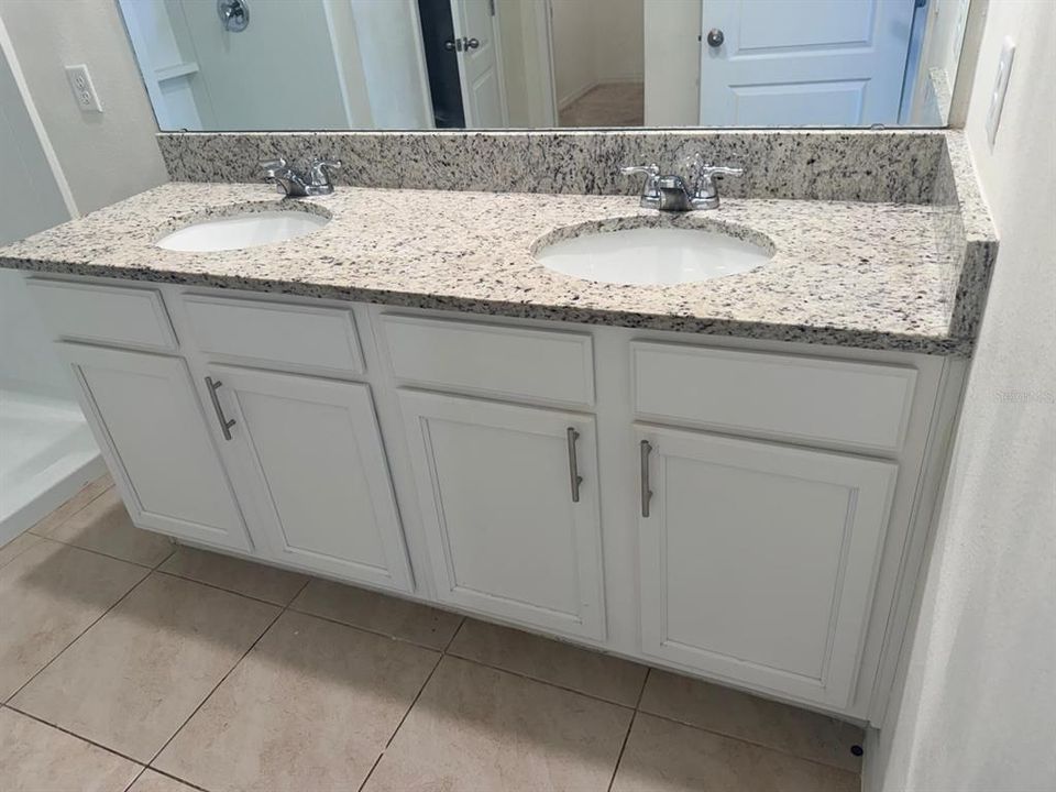 For Sale: $355,000 (4 beds, 2 baths, 1867 Square Feet)