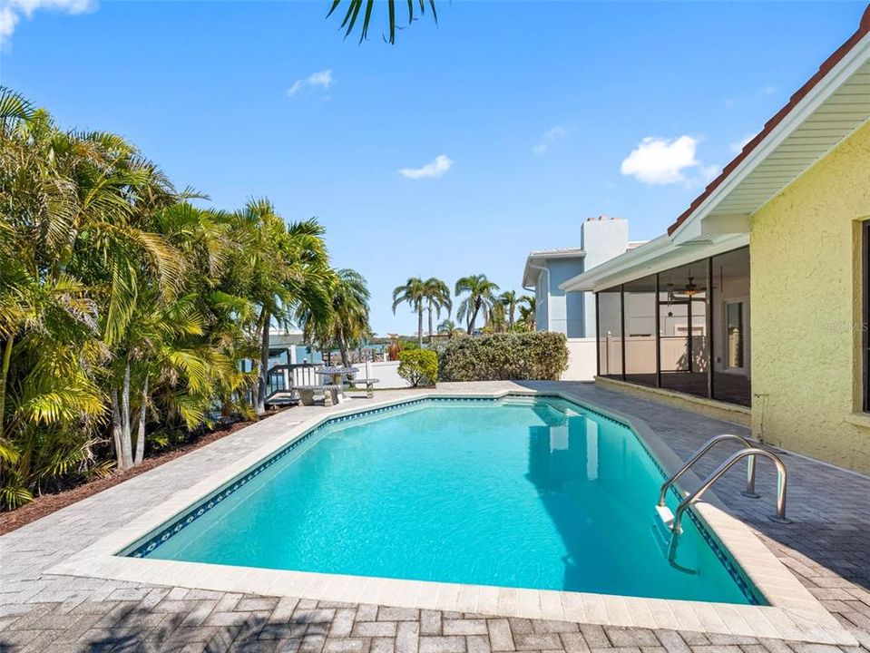 For Sale: $1,150,000 (3 beds, 2 baths, 1337 Square Feet)