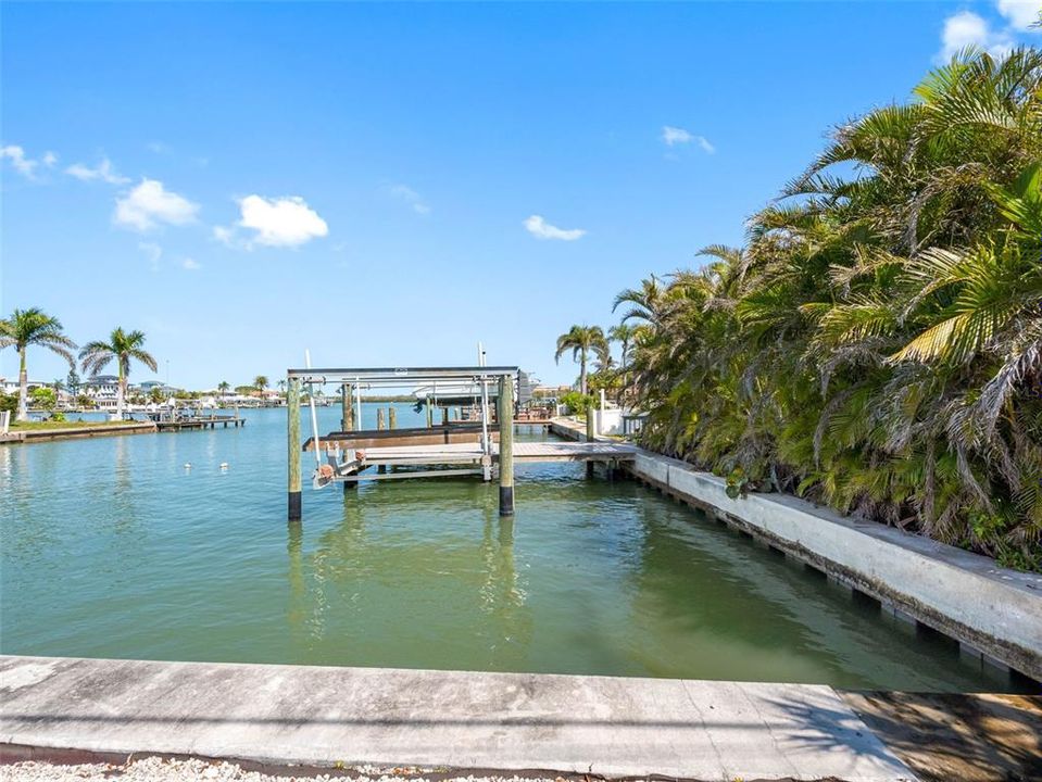 For Sale: $1,150,000 (3 beds, 2 baths, 1337 Square Feet)