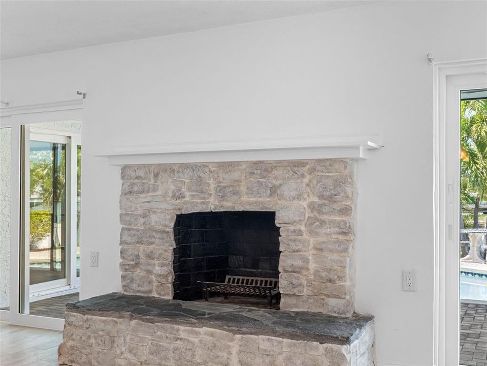 For Sale: $1,150,000 (3 beds, 2 baths, 1337 Square Feet)