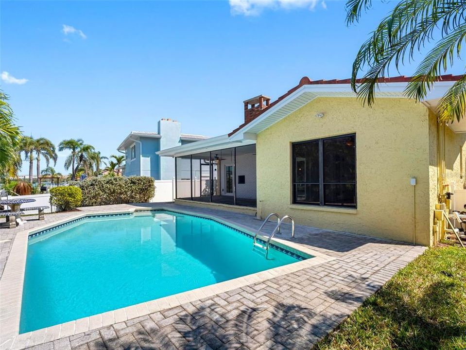 For Sale: $1,150,000 (3 beds, 2 baths, 1337 Square Feet)