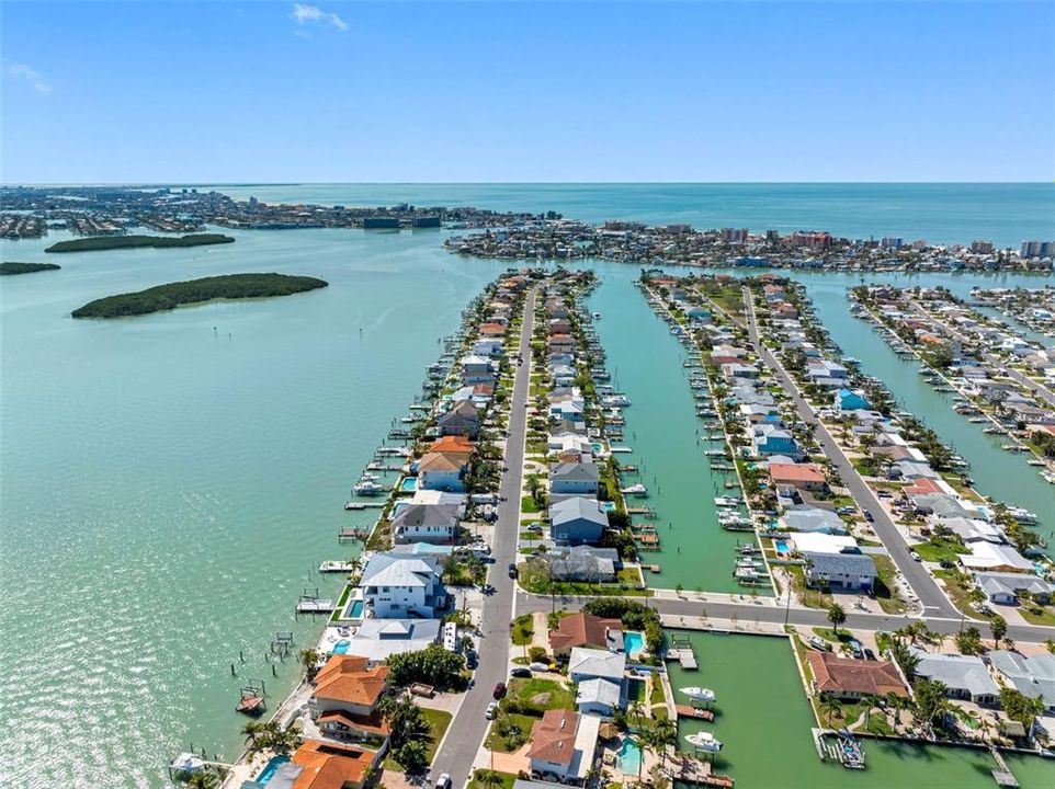 For Sale: $1,150,000 (3 beds, 2 baths, 1337 Square Feet)