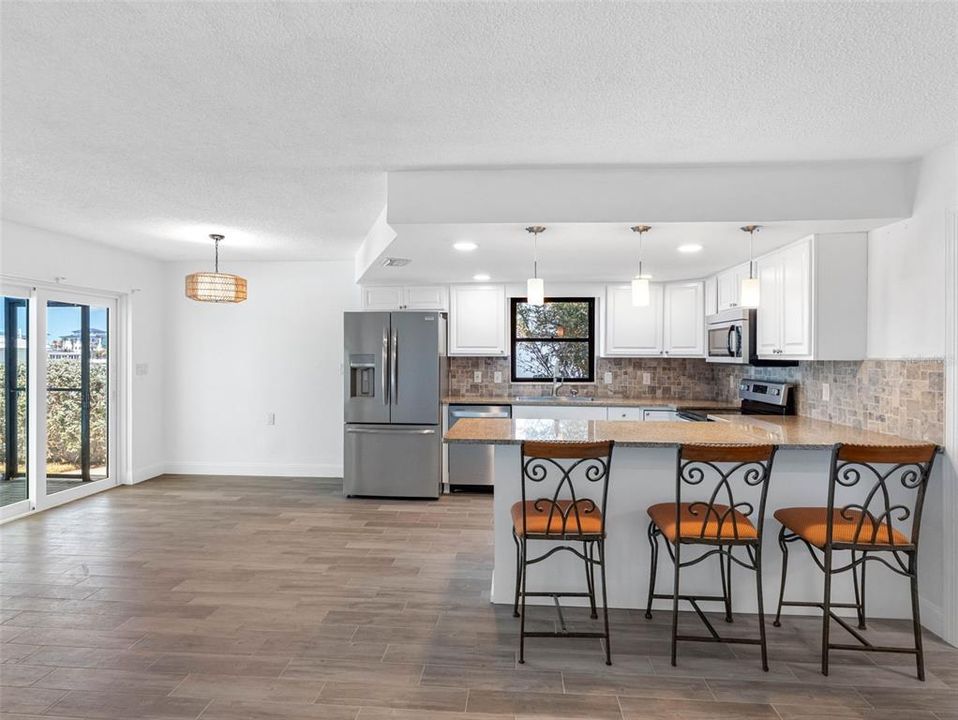 For Sale: $1,150,000 (3 beds, 2 baths, 1337 Square Feet)