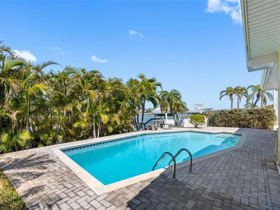 For Sale: $1,150,000 (3 beds, 2 baths, 1337 Square Feet)