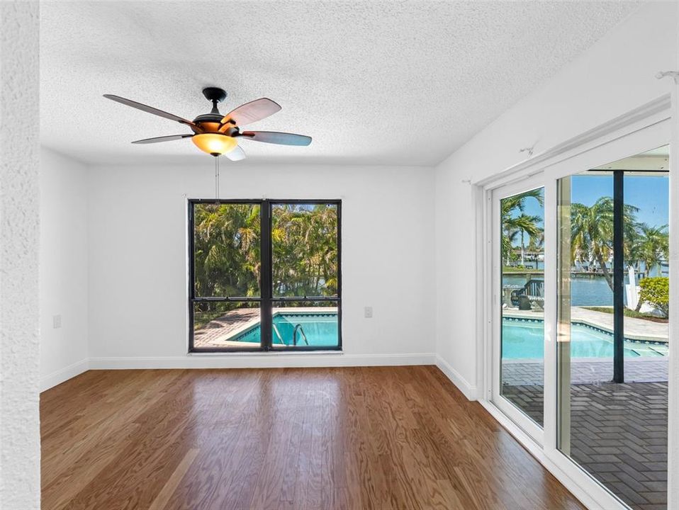 For Sale: $1,150,000 (3 beds, 2 baths, 1337 Square Feet)