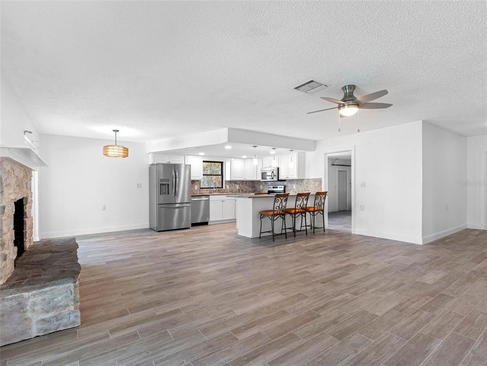 For Sale: $1,150,000 (3 beds, 2 baths, 1337 Square Feet)