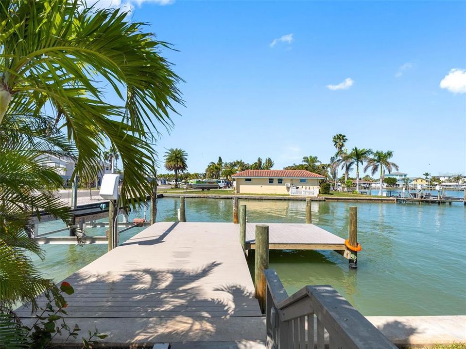 For Sale: $1,150,000 (3 beds, 2 baths, 1337 Square Feet)