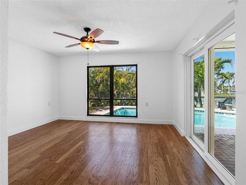 For Sale: $1,150,000 (3 beds, 2 baths, 1337 Square Feet)