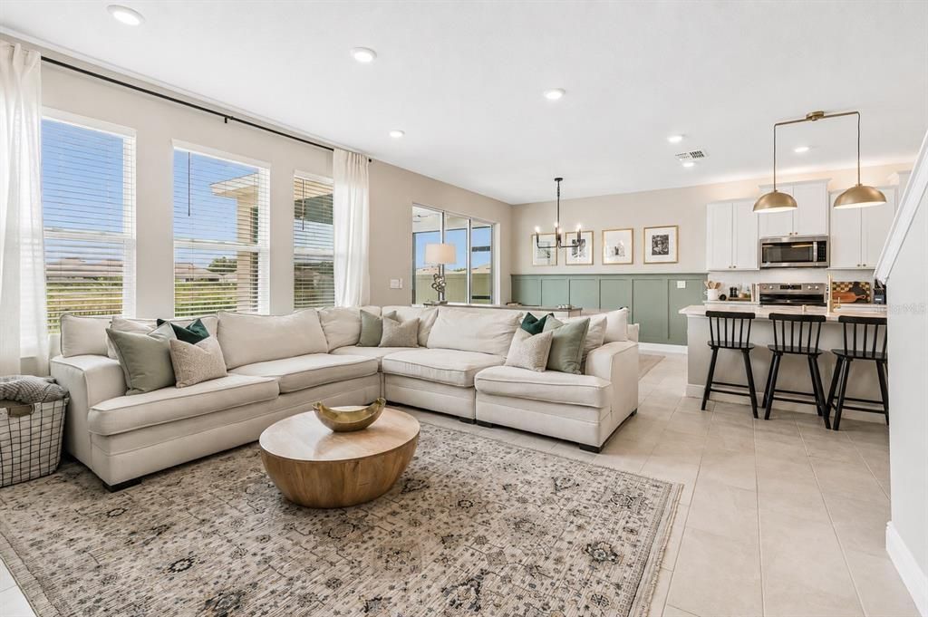 For Sale: $599,999 (5 beds, 3 baths, 2934 Square Feet)