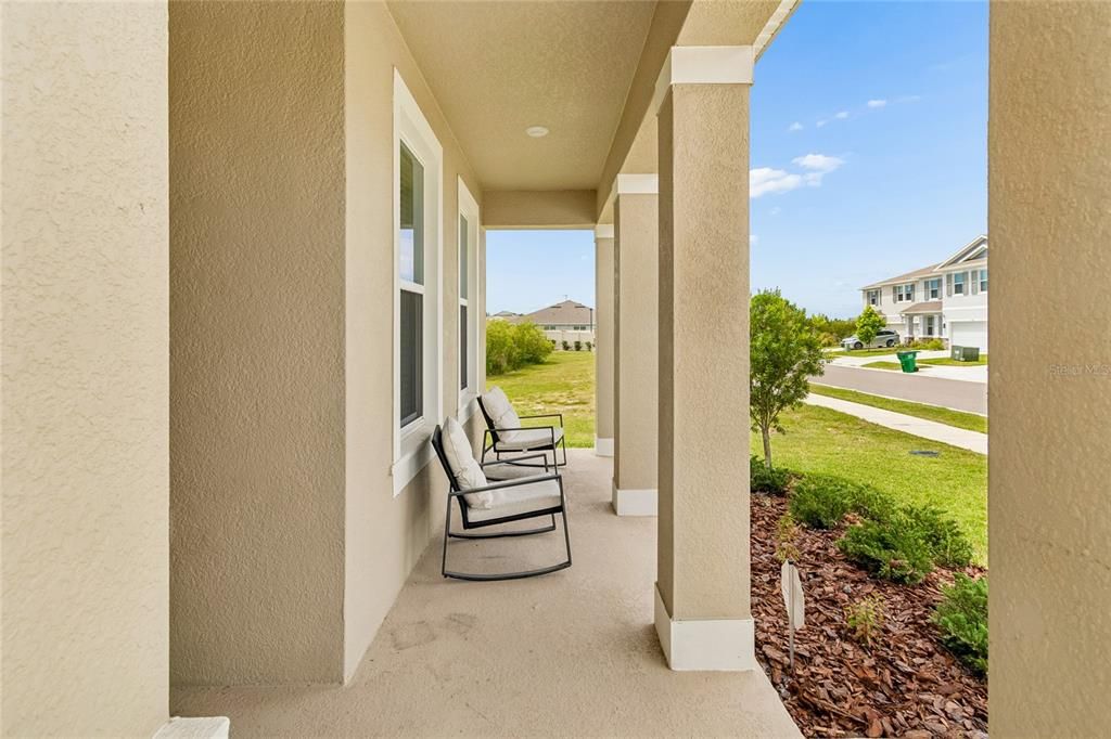 For Sale: $599,999 (5 beds, 3 baths, 2934 Square Feet)