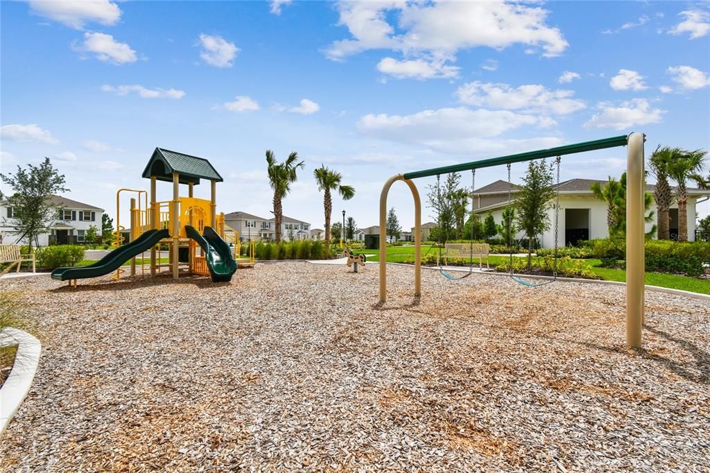 For Sale: $599,999 (5 beds, 3 baths, 2934 Square Feet)