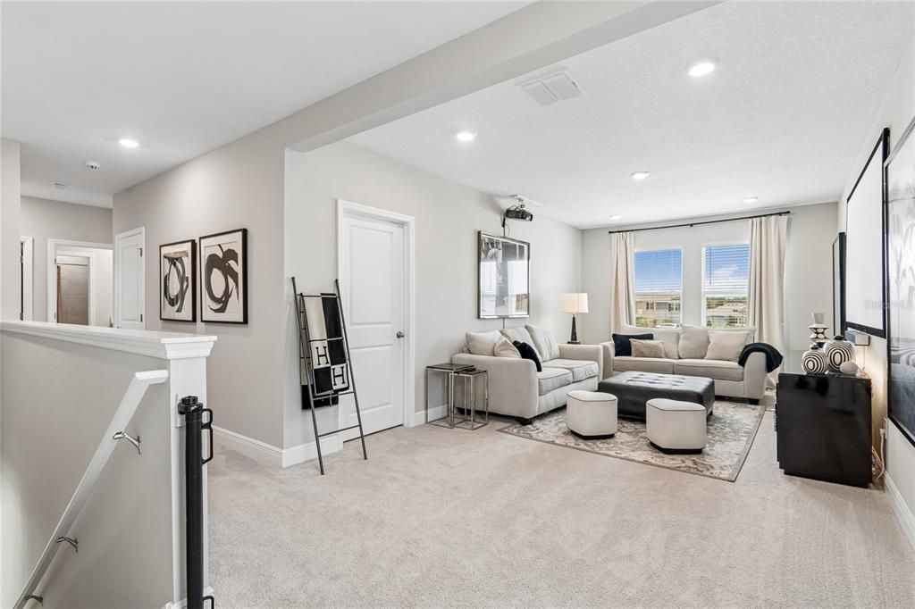 For Sale: $599,999 (5 beds, 3 baths, 2934 Square Feet)