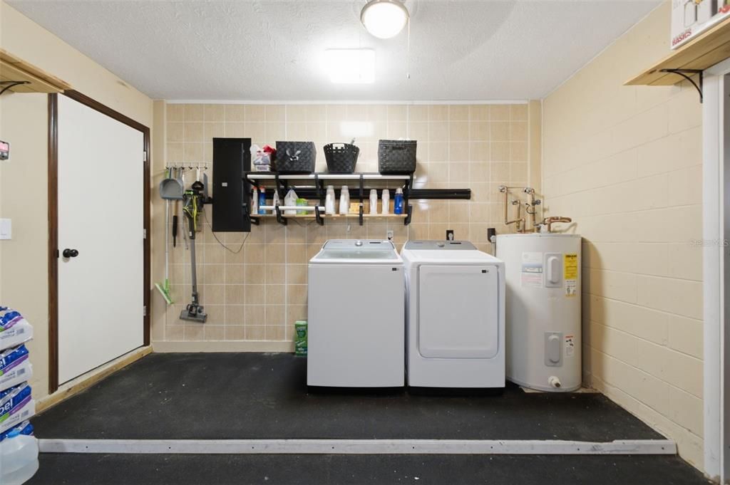 For Sale: $274,900 (3 beds, 2 baths, 1248 Square Feet)