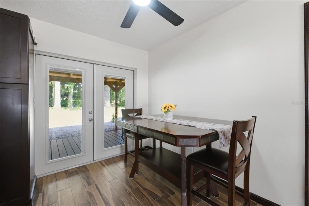 For Sale: $274,900 (3 beds, 2 baths, 1248 Square Feet)