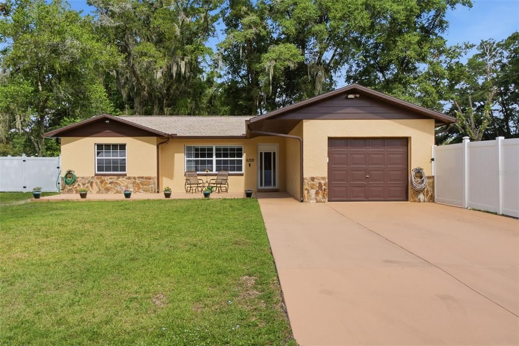 For Sale: $274,900 (3 beds, 2 baths, 1248 Square Feet)