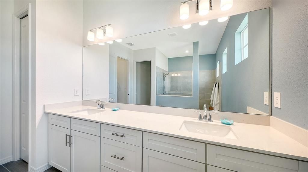 For Rent: $11,500 (3 beds, 3 baths, 2650 Square Feet)