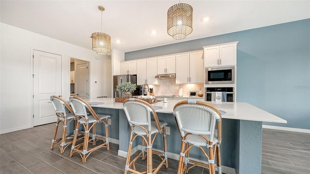 For Rent: $11,500 (3 beds, 3 baths, 2650 Square Feet)