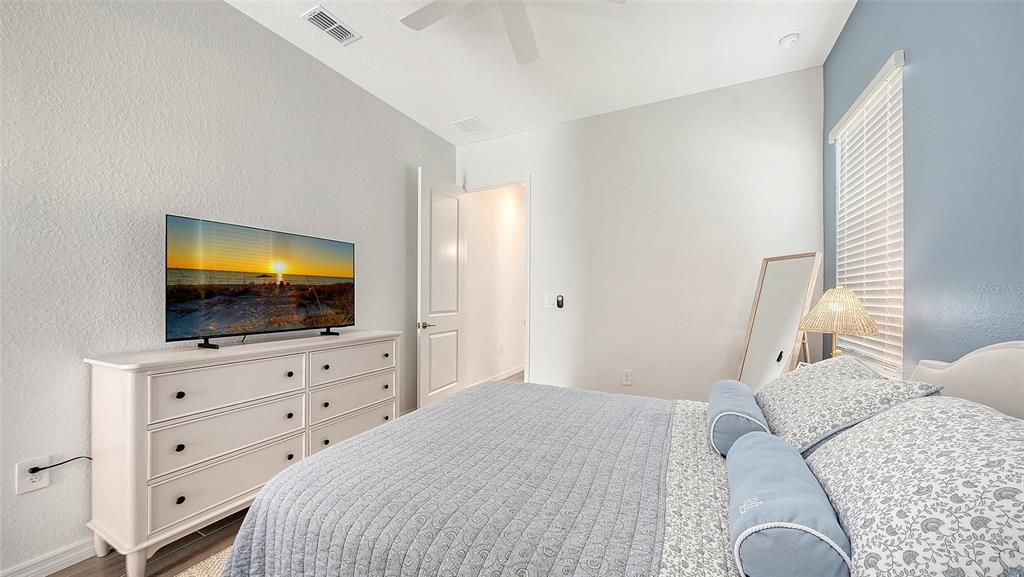 For Rent: $11,500 (3 beds, 3 baths, 2650 Square Feet)