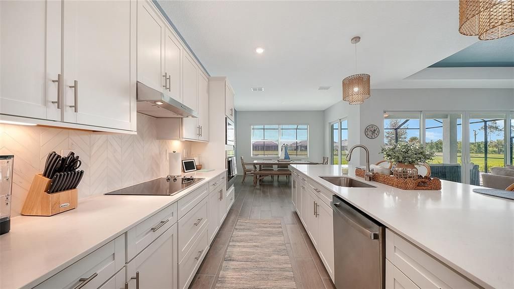 For Rent: $11,500 (3 beds, 3 baths, 2650 Square Feet)