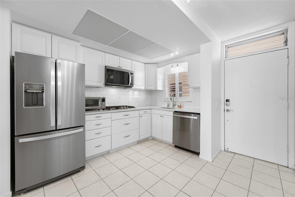На продажу: $189,999 (1 спален, 1 ванн, 1068 Квадратных фут)
