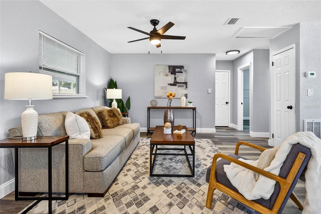 Activo con contrato: $399,900 (3 camas, 2 baños, 1716 Pies cuadrados)