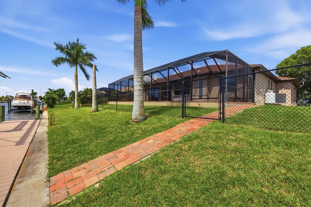 En Venta: $699,000 (2 camas, 2 baños, 2338 Pies cuadrados)