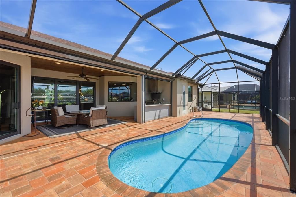 En Venta: $699,000 (2 camas, 2 baños, 2338 Pies cuadrados)