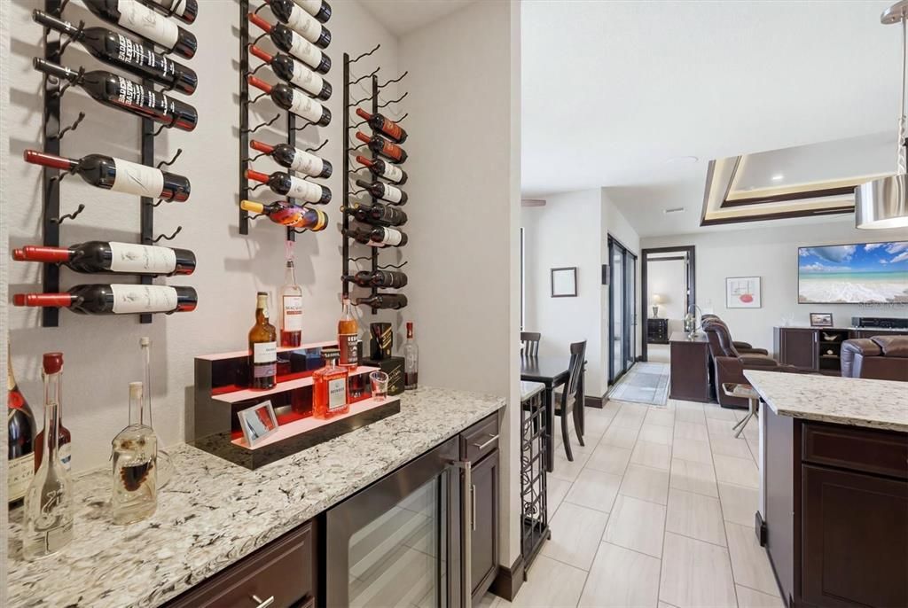 En Venta: $699,000 (2 camas, 2 baños, 2338 Pies cuadrados)