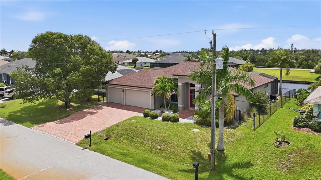 En Venta: $699,000 (2 camas, 2 baños, 2338 Pies cuadrados)