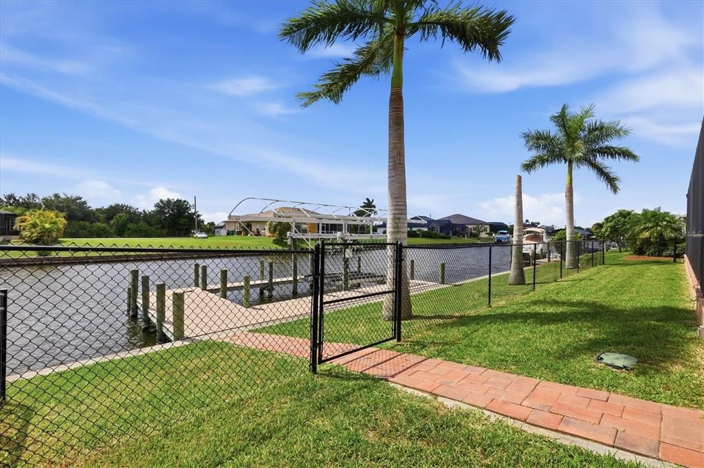 En Venta: $699,000 (2 camas, 2 baños, 2338 Pies cuadrados)