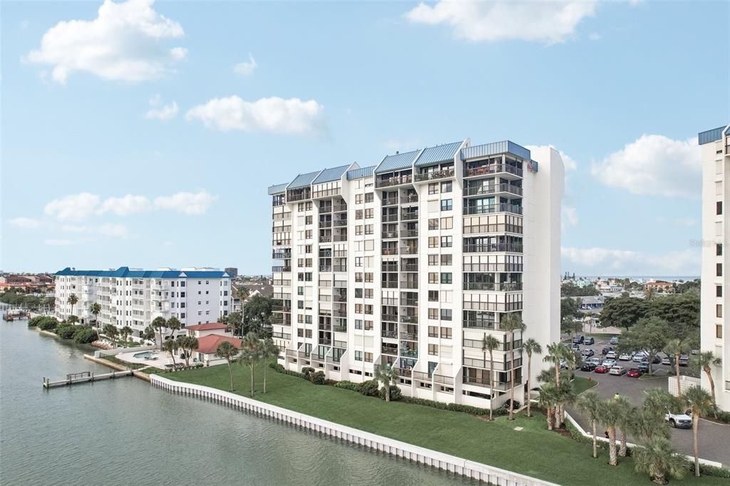 For Sale: $529,500 (2 beds, 2 baths, 1310 Square Feet)