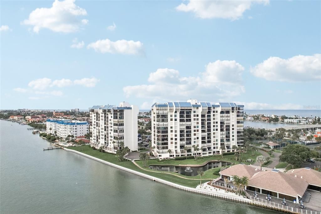 For Sale: $529,500 (2 beds, 2 baths, 1310 Square Feet)