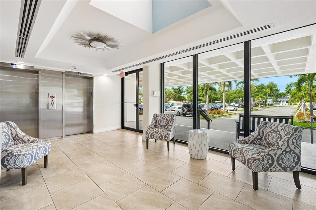 For Sale: $529,500 (2 beds, 2 baths, 1310 Square Feet)