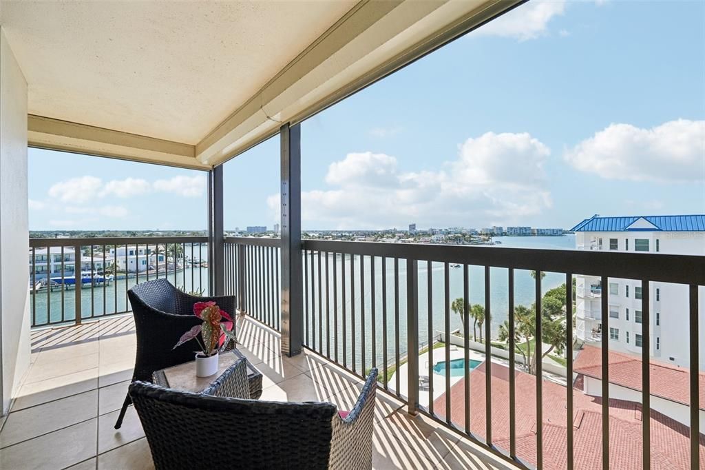 For Sale: $529,500 (2 beds, 2 baths, 1310 Square Feet)
