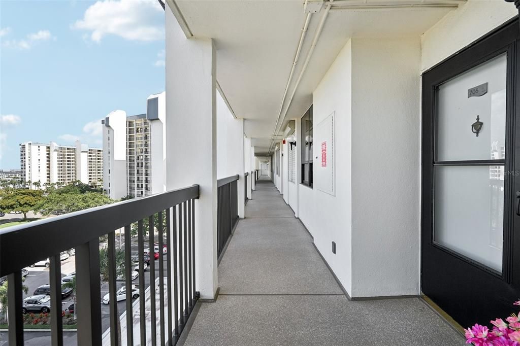For Sale: $529,500 (2 beds, 2 baths, 1310 Square Feet)