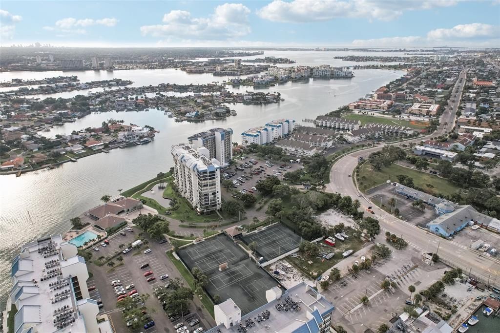 For Sale: $529,500 (2 beds, 2 baths, 1310 Square Feet)