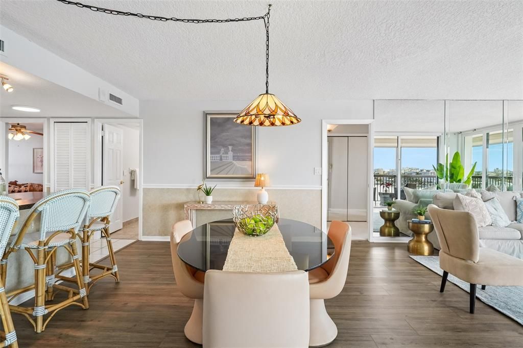 For Sale: $529,500 (2 beds, 2 baths, 1310 Square Feet)