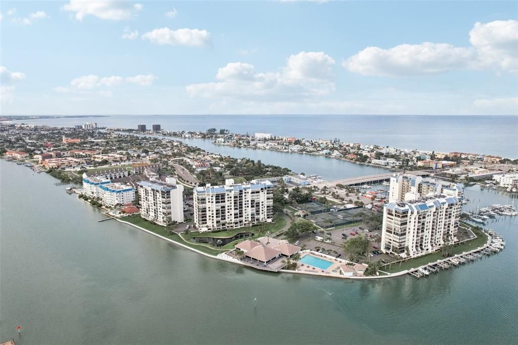 For Sale: $529,500 (2 beds, 2 baths, 1310 Square Feet)